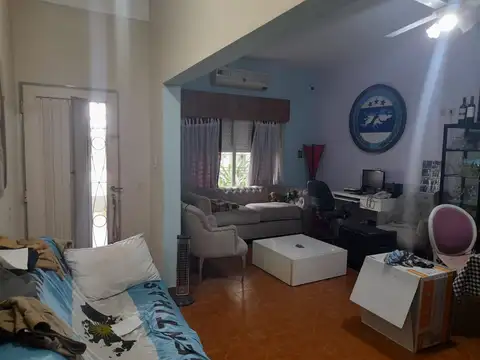 Ph al frente con local y terreno. Terraza