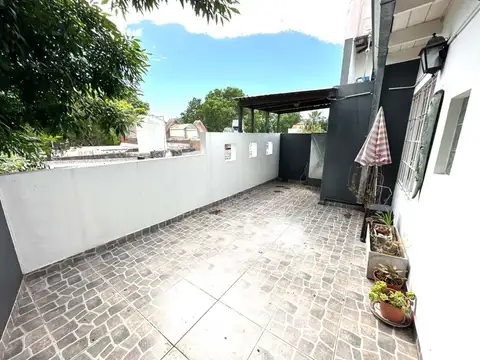 Depto Tipo Casa en Alquiler de 6 ambientes