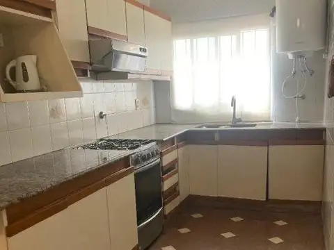 HERMOSO PH 4 AMBIENTES AL FRENTE  MUY BUEN ESTADO