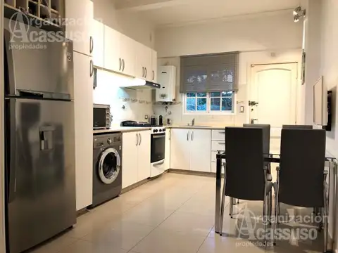 Casa en Venta con 4 cocheras