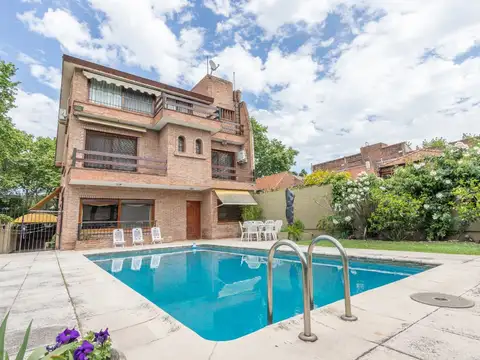 Avenida Márquez 700