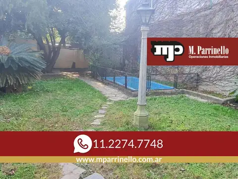 ¡Casa en venta con gran lote y excelente potencial  En Venta