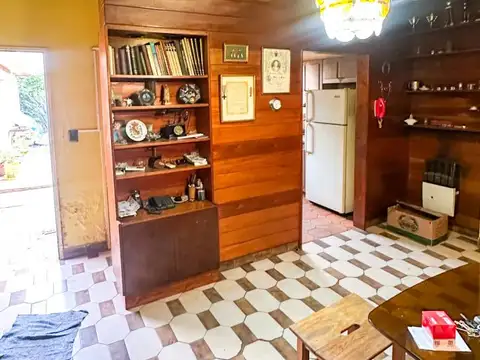 VENTA CASA CON LOCAL Y DEPOSITO EN VILLA LUGANO