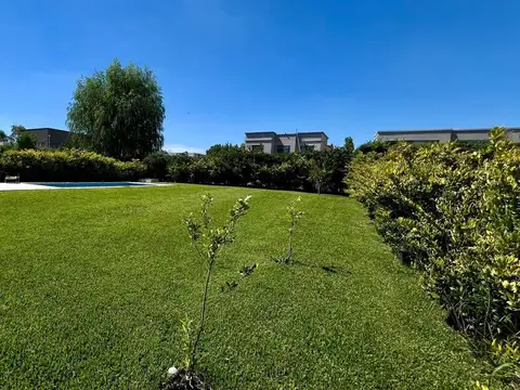 Casa en Venta en Pilar del Este - Santa Guadalupe, USD 295.000