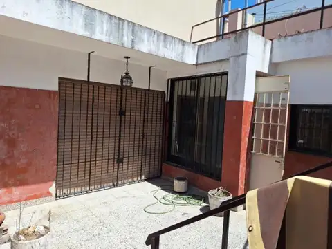 Depto Tipo Casa en Venta con 1 cocheras