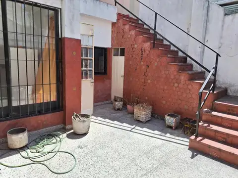 Depto Tipo Casa 4 ambientes con 2 baños