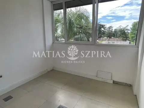 Oficina en Alquiler al Norte