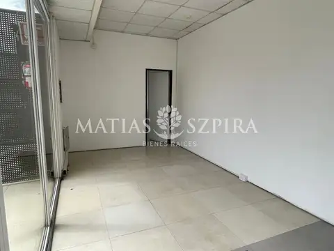 Oficina en Alquiler con 20 cocheras