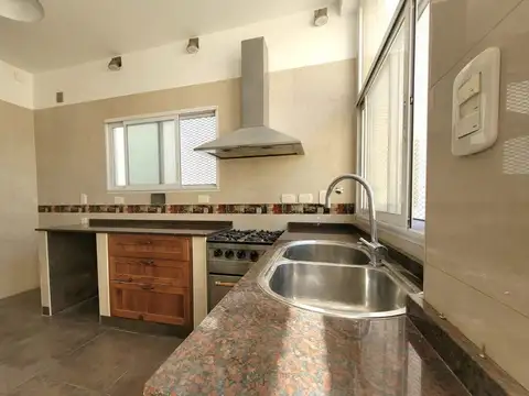Depto Tipo Casa en Venta en Villa Santa Rita, USD 199.999