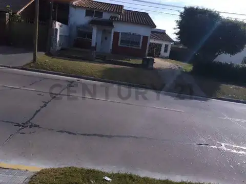 Casa de 2 dormitorios en venta en Ringuelet