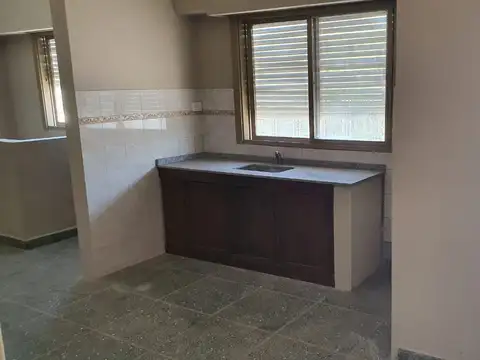 VENDO DEPARTAMENTO DE 3 DORMITORIOS EN PRIMER PISO MERLO NORTE