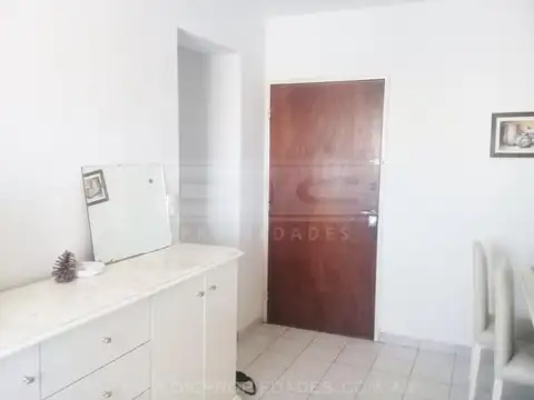 Donizetti 40. Entre Coronel ramon Lorenzo Falcon y  Av Rivadavia