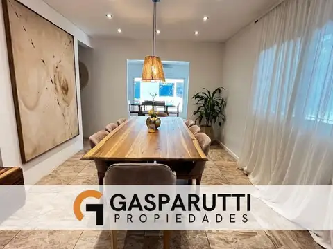 Casa en Venta con 7 cocheras