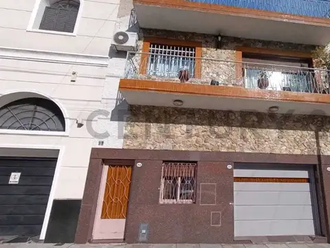 Venta de Casa  Multifamiliar de 315 m² cubiertos con Potencial Comercial en Lote Propio (8.66 x 30).