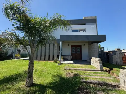 CASA EN VENTA EN LOS ALTOS LOS TALAS BERISSO