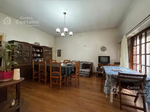 Casa 6 ambientes con 3 baños