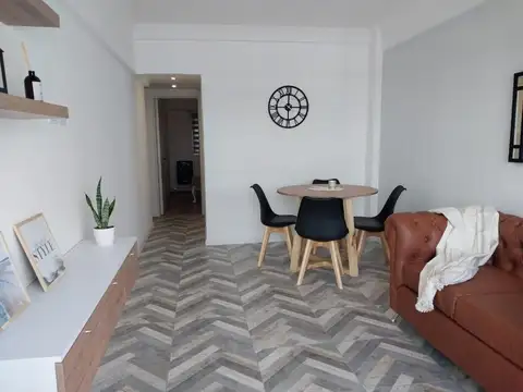 Depto 2 amb. a la calle con balcon.Centro Mar del plata.