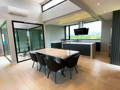 CASA EN SANTA CLARA AL SUR