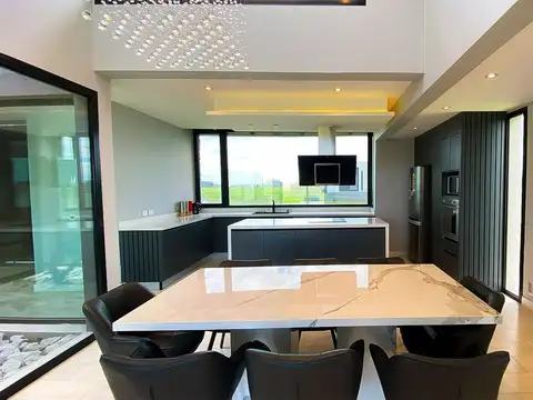 CASA EN SANTA CLARA AL SUR