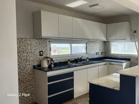 Casa 5 ambientes con 2 baños