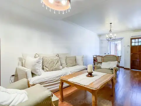 Depto Tipo Casa 5 ambientes con 2 baños