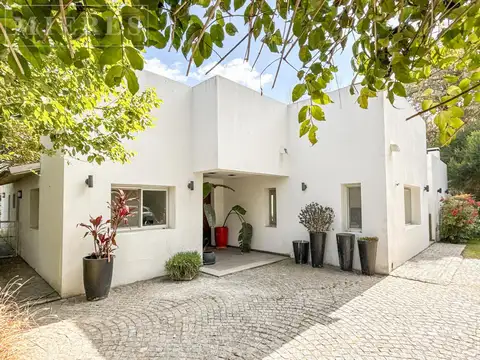 Casa en Venta en Olivos Golf Club, USD 470.000