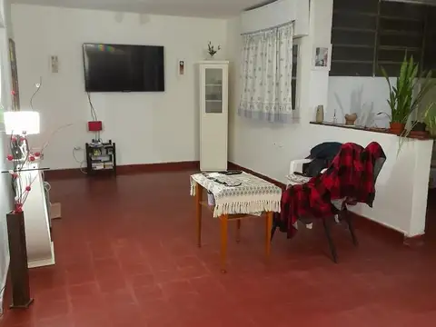 Departamento en venta - 3 Dormitorios 1 Baño - Cochera - 74Mts2 - Lanús