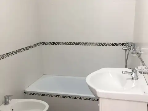 DEPTO 2 AMB CON COCHERA Y TERRAZA PROPIA