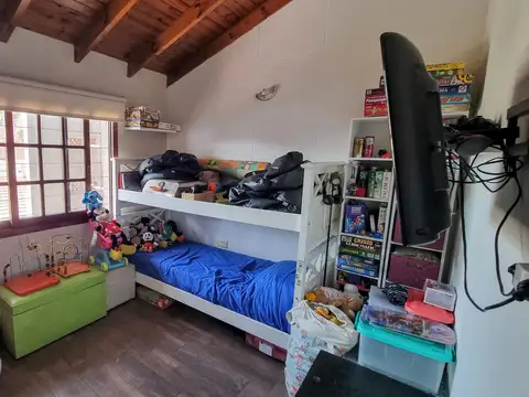 Departamento en planta alta + patio y quincho