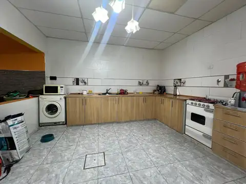 Casa 3 ambientes con 2 baños