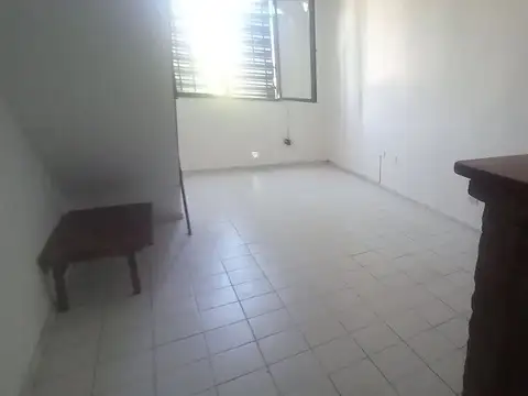 VENTA DEPARTAMENTO DUPLEX A METROS COLON B ALBERDI