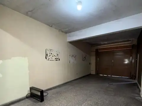 Local en Venta 84 años