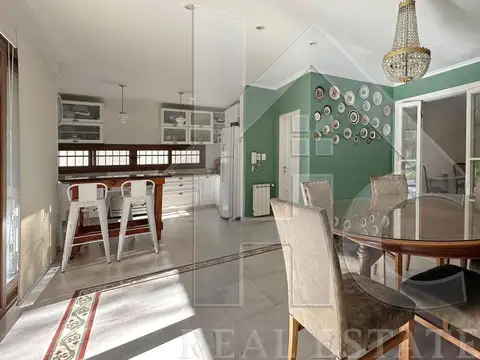 VENTA -Chalet- 7 ambientes- de- Categoria