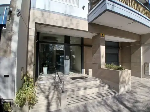 Venta impecable monoambiente centro de Banfield