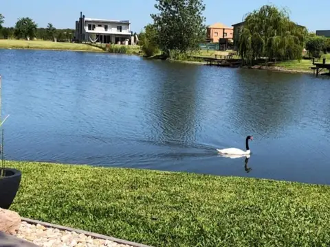 Acceso a El Cantón 100