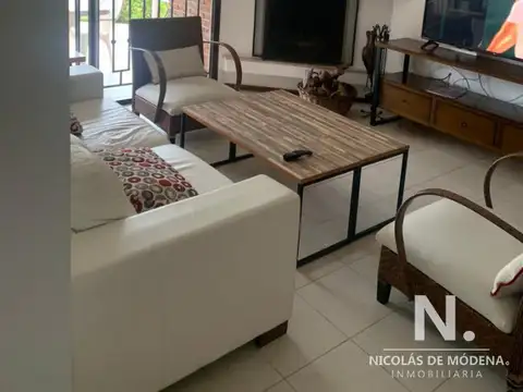 Departamento 4 ambientes con 2 baños