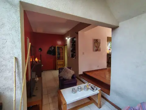 Depto Tipo Casa 4 ambientes con 2 baños