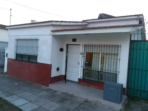 Calle 8 entre 36 y 37 900