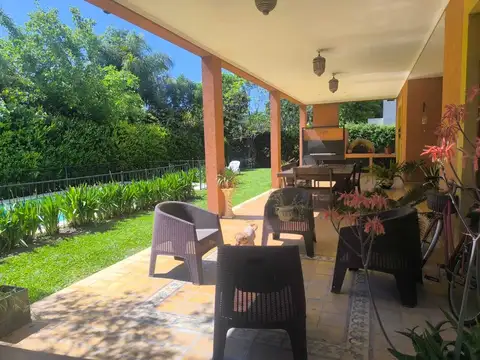 Casa 5 ambientes con 5 baños