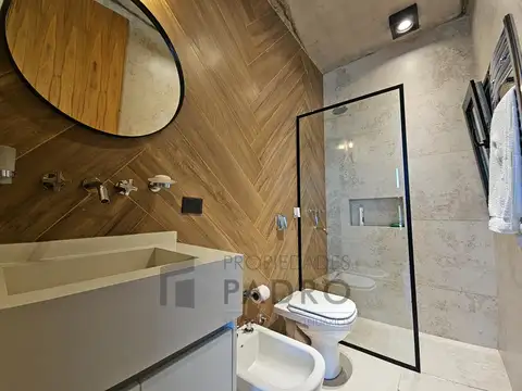 Casa 6 ambientes con 4 baños