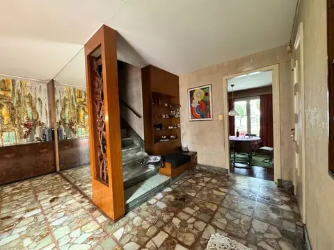 Casa 7 ambientes con 1 baño