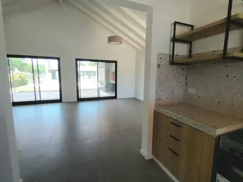 Casa en Venta con 4 cocheras
