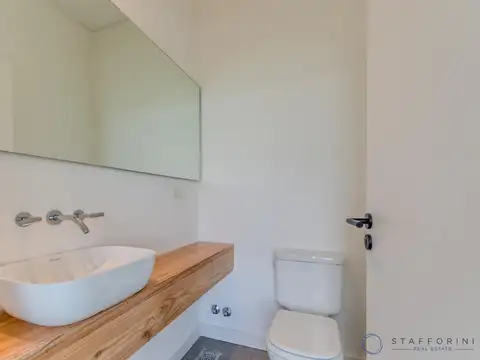 Casa 4 ambientes con 3 baños