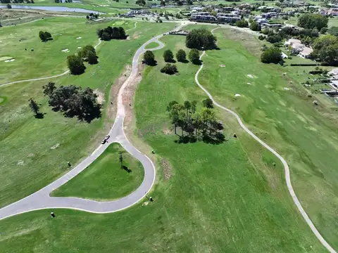 Lote en venta sobre cancha de golf en El  Faeton
