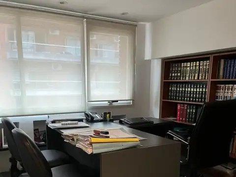 Oficina en Alquiler con 1 cochera