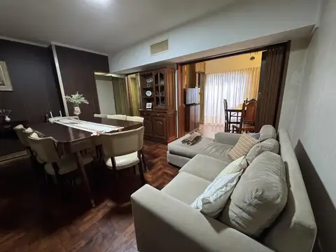 VENTA - CASA EN PLANTA ALTA DOS DORMITORIOS CON TERRAZA Y QUINCHO