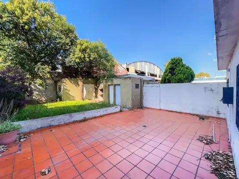 Terreno 8,62 x 33,48. Posibilidad PB 6pisos. Alberdi.