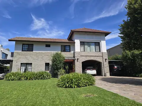 AMANCIO ALCORTA  al 1100