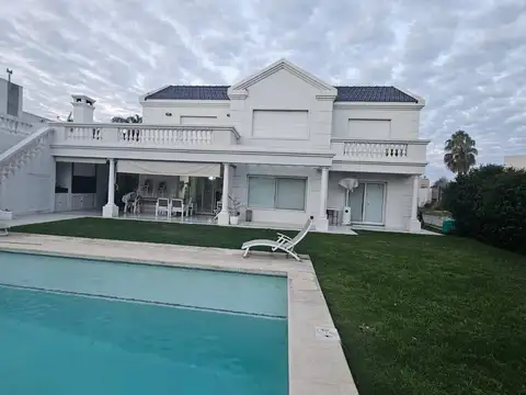 Casa en Alquiler de 4 dormitorios