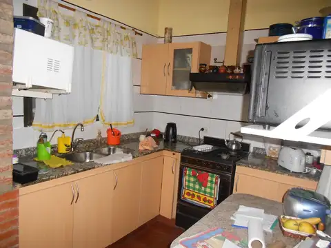 Casa 3 ambientes con 1 baño